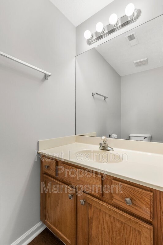 Building Photo - 1055 Duval St