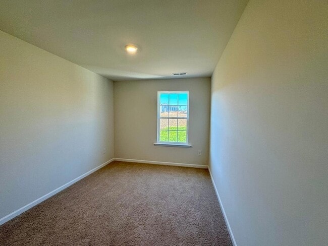 Building Photo - 149 Tributary Wy