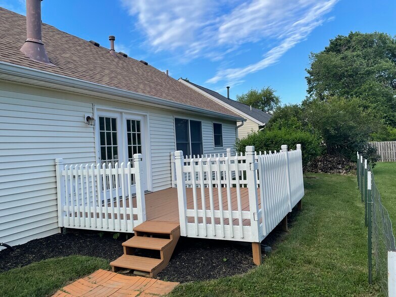 Newly stained and painted deck - 10521 Cornell Ave