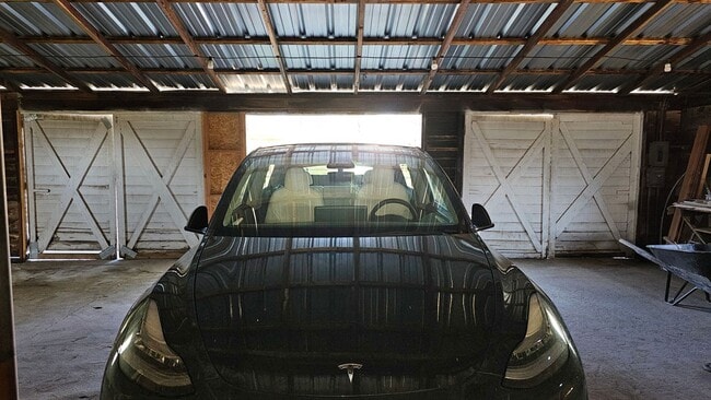 Building Photo - 2560 Fowler Ave