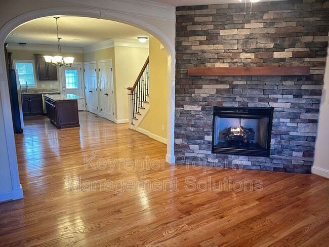 Building Photo - 18 Spring View Dr