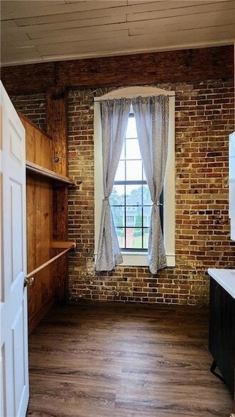 Building Photo - 2594 Front St