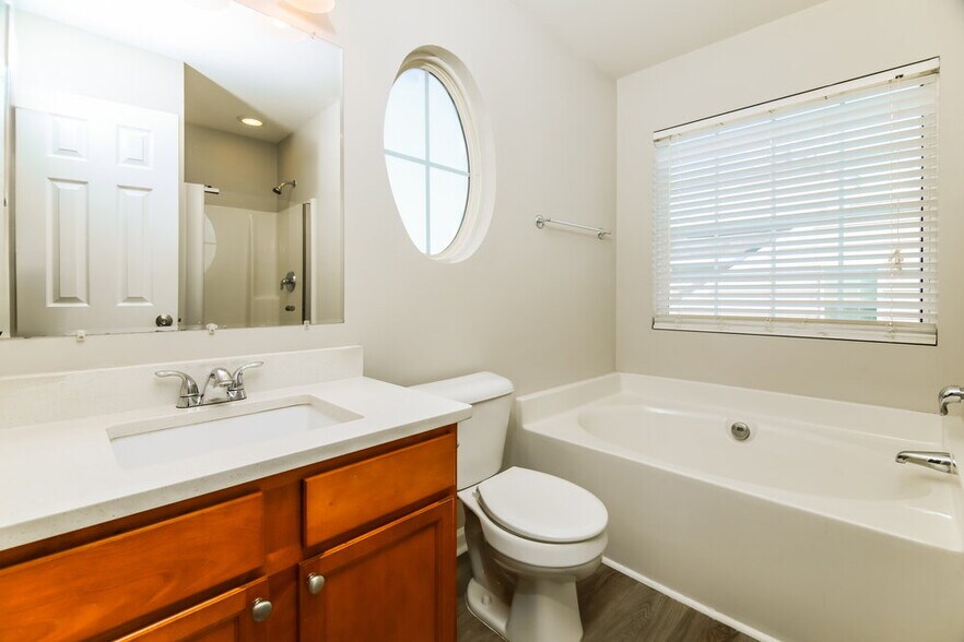 Building Photo - 3430 Ferdilah Ln