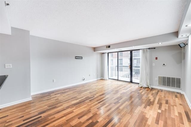 Building Photo - 700 1st St