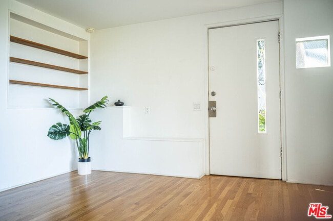 Building Photo - 8895 Appian Way