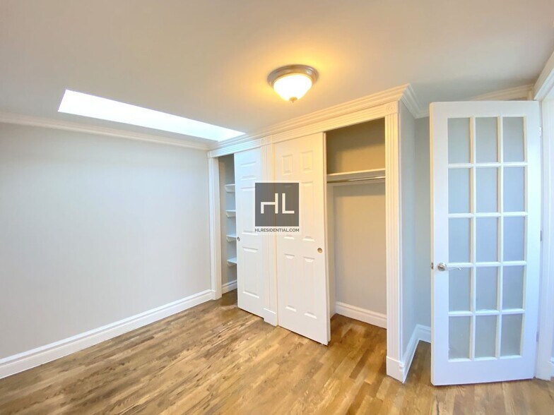 Building Photo - East 13th Street