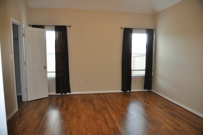 Building Photo - 20913 Sunrise Pine View Ln