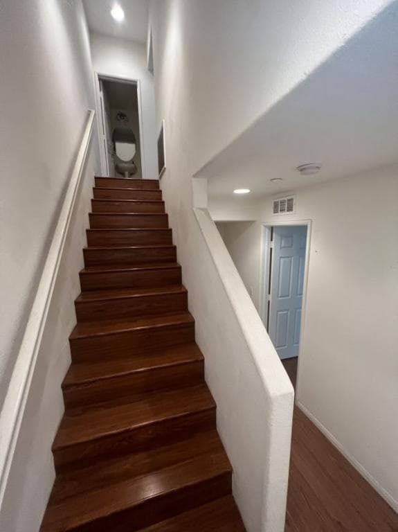 Building Photo - 345 Tesoro Gln