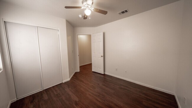 Building Photo - Beautiful Single Story Home with New Floor...