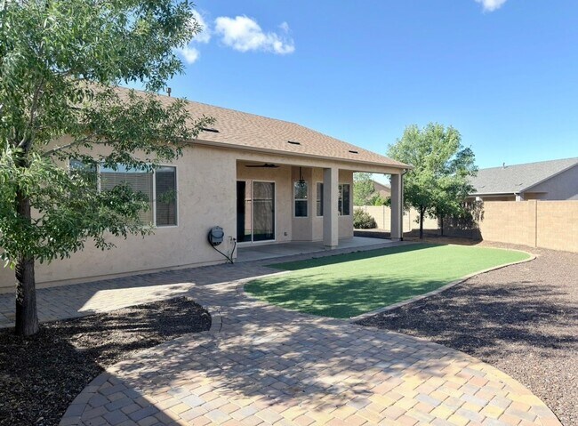 Building Photo - 6096 Laguna Ln