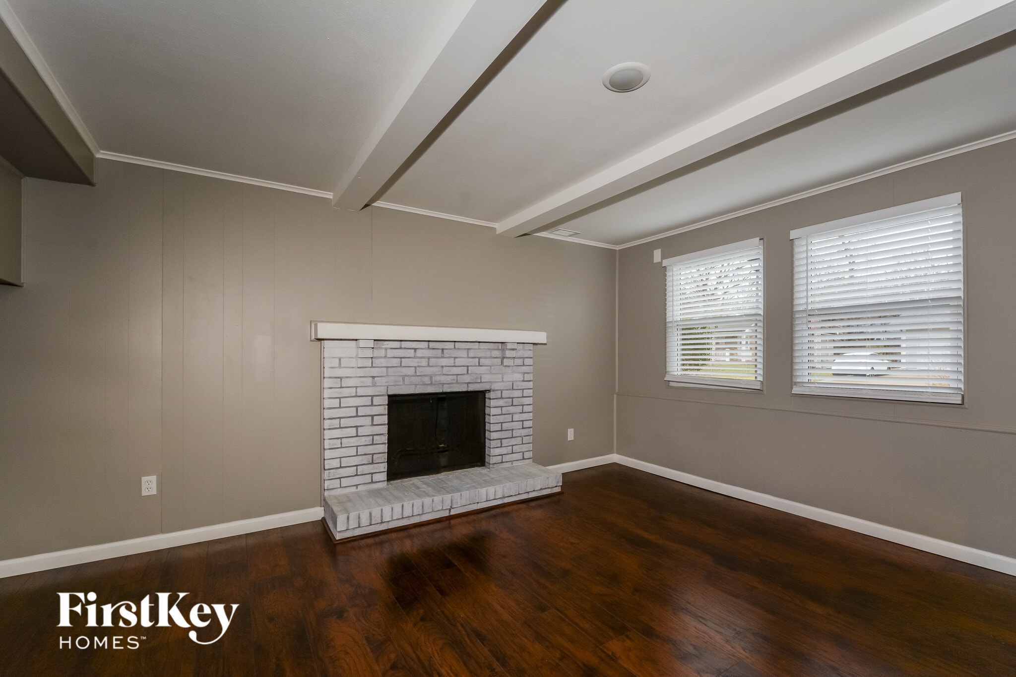 Building Photo - 22 Oak Forest Dr