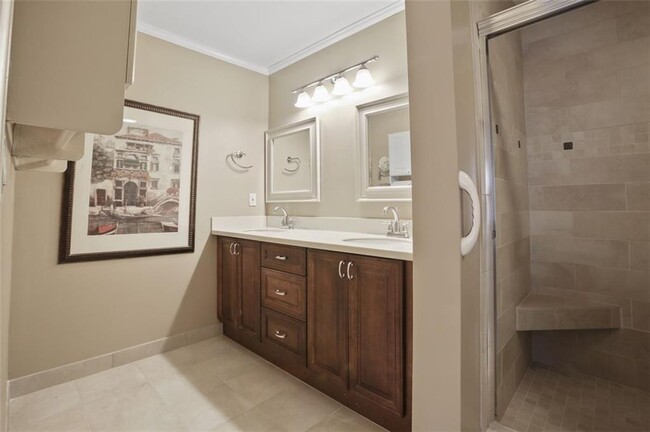 Building Photo - 202 Peachtree Forest Dr