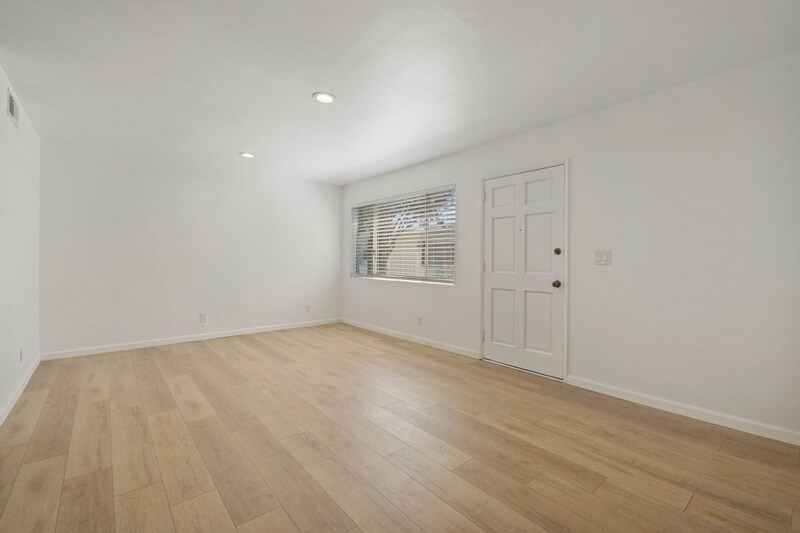 Building Photo - 3948 W 178th St