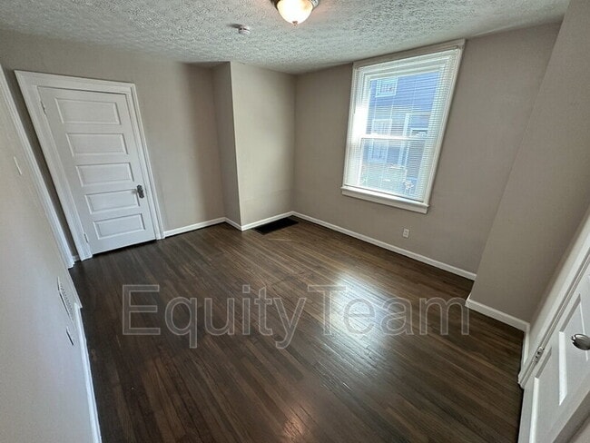 Building Photo - 625 Symmes Ave