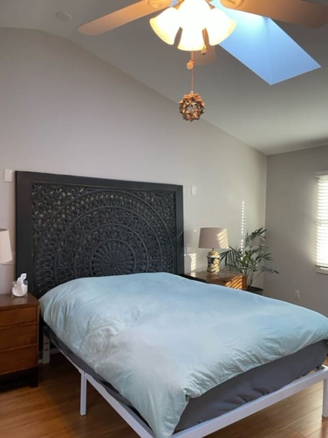 Building Photo - 4 bed/3bath-University Elementary School/I...