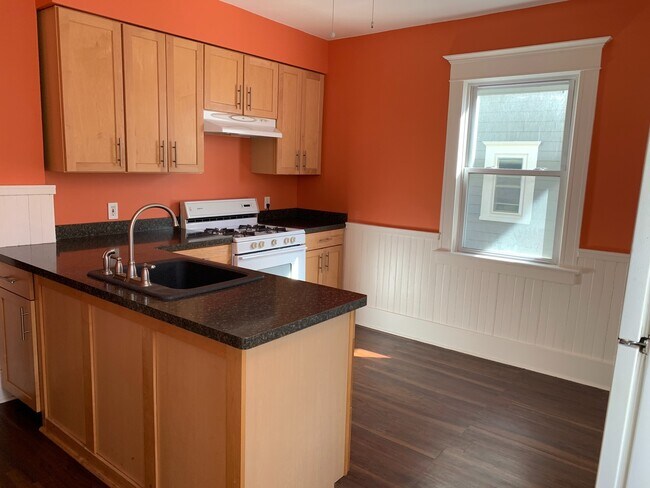 Building Photo - 75 Inwood Pl