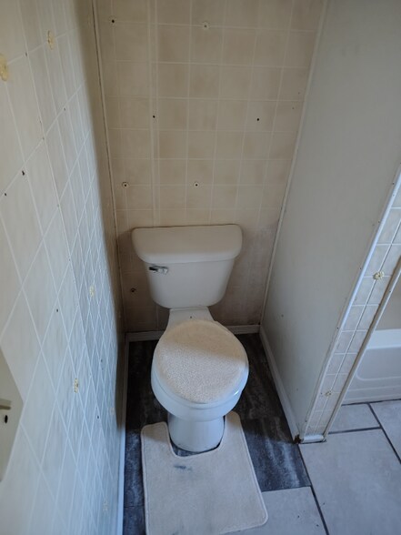 Building Photo - 120 SE Mink Gln