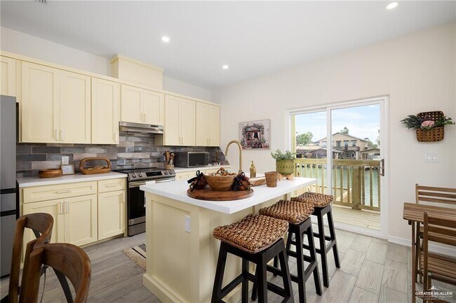 Building Photo - 38 Bass Ave