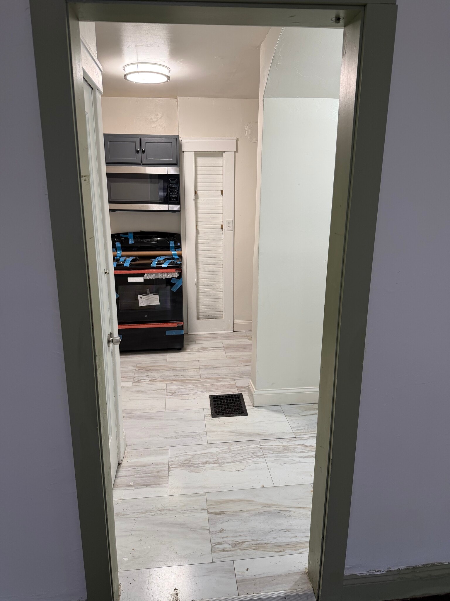 Building Photo - 732 Rockford Ave