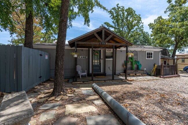 Building Photo - 150 Red Bluff Loop