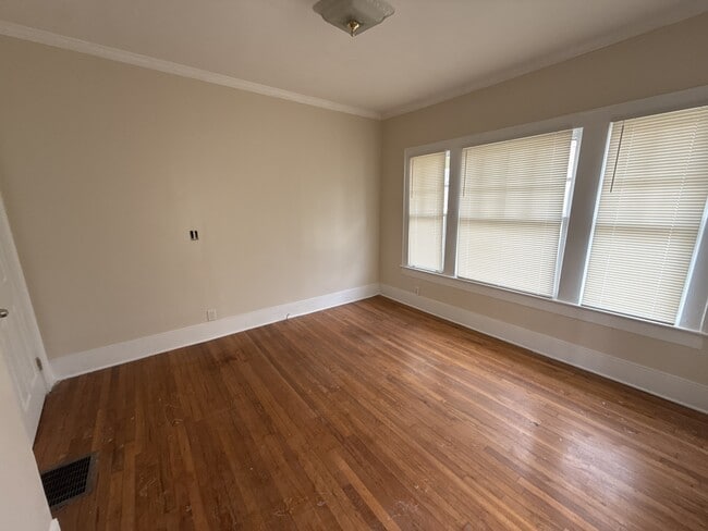 Building Photo - 780 Peeples St SW