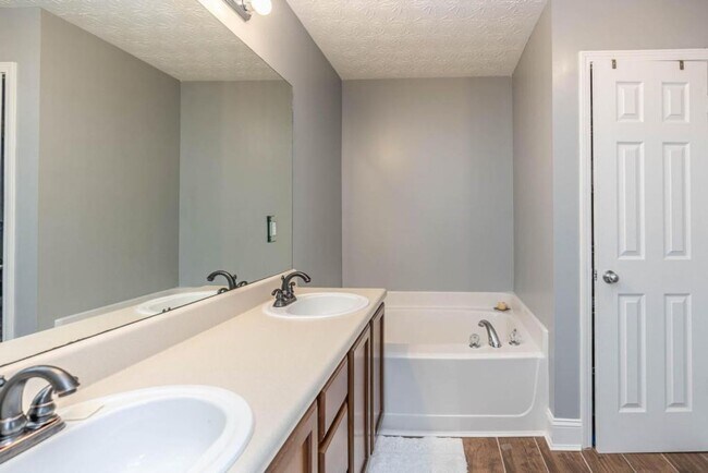 Building Photo - 4163 Baker Station Ct