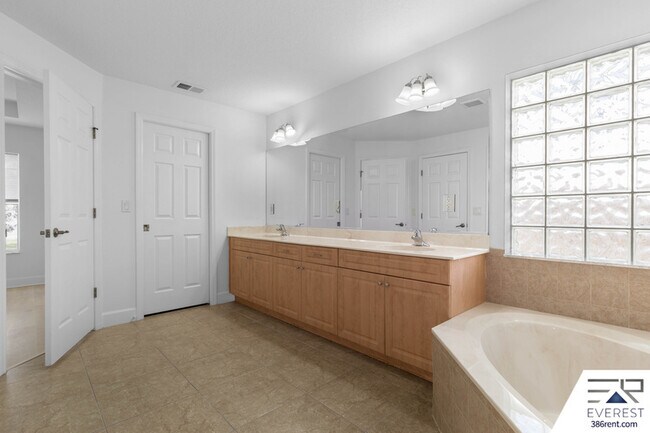 Building Photo - 94 Kalamazoo Trail