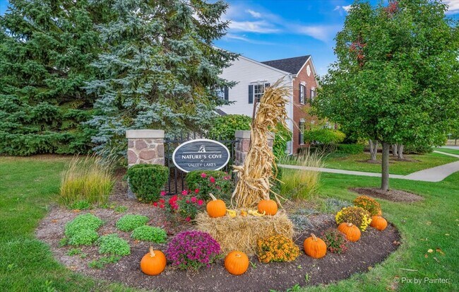 Building Photo - 509 Lakeside Ct