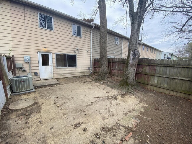 Building Photo - 928 Bellows Ave