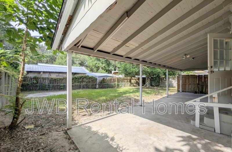 Building Photo - 5256 Sunderland Rd