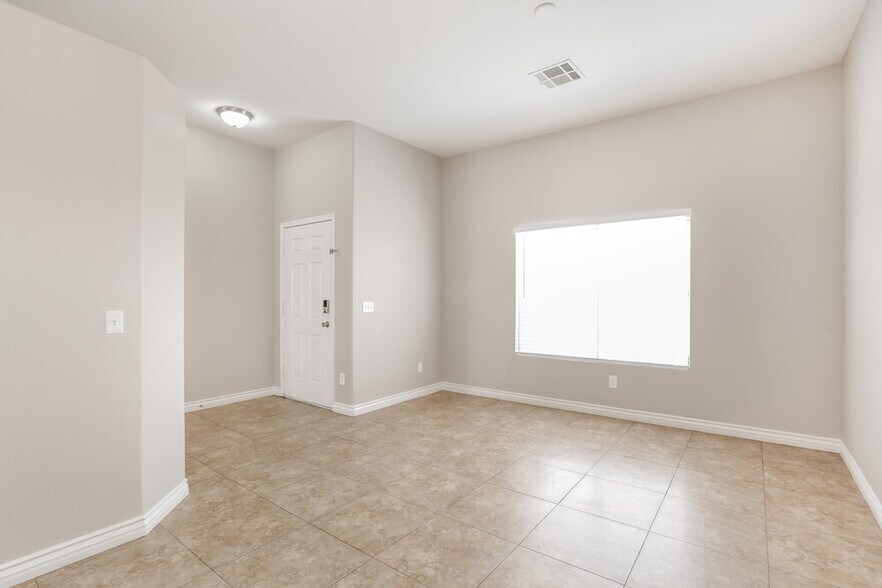 Building Photo - 2018 Annbriar Ave