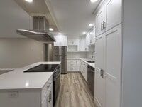 Building Photo - Remodeled 2-Bedroom!