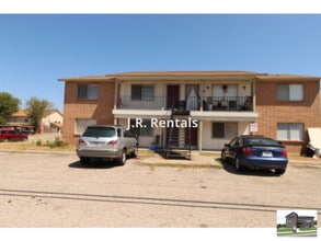 Building Photo - 2102 Hunt Dr