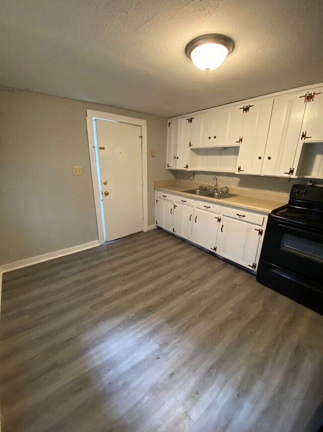 Building Photo - 406 Hietts Ln