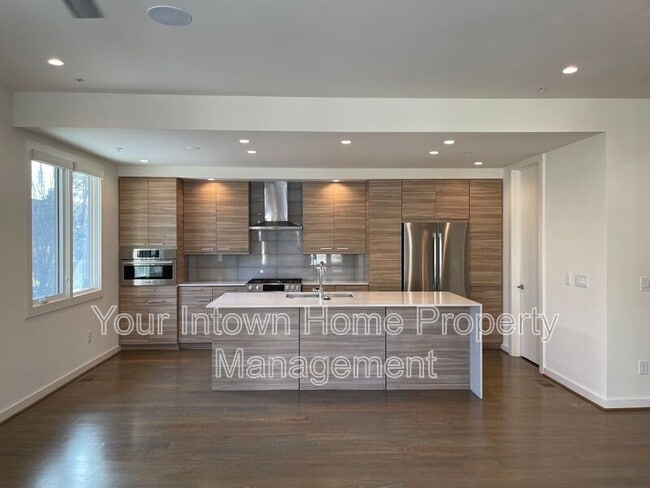 Building Photo - 504 Rankin St NE