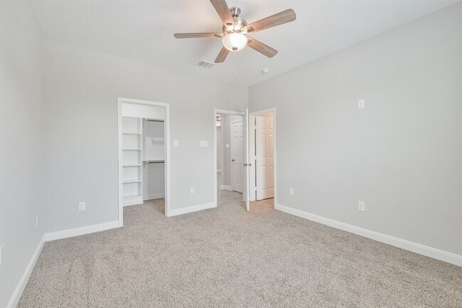 Building Photo - 7524 E Maxroy St