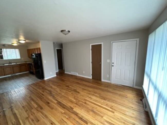 Building Photo - ** Move in Special** Spacious 3 bedroom, 1 bath Lakewood duplex with fenced in backyard available!