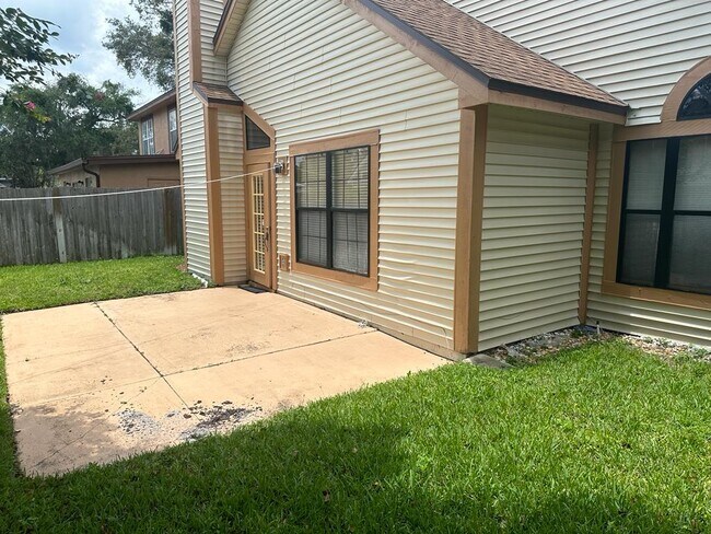 Building Photo - 9869 Aloma Bend Ln