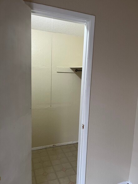 Building Photo - 11631 James Watt Dr