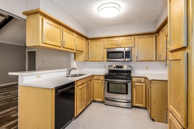 Building Photo - 4305 Fairway St