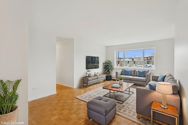 Building Photo - 1136 Greenleaf Ave