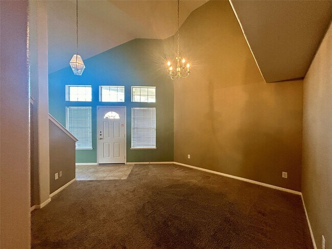 Building Photo - 19718 River Pointe Ln