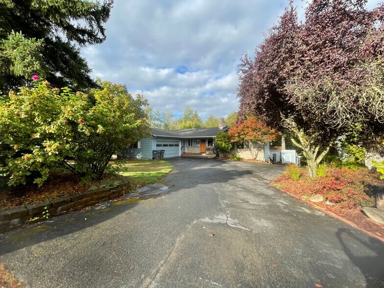 Quiet street with great neighbors - 2186 Evergreen Ave SE