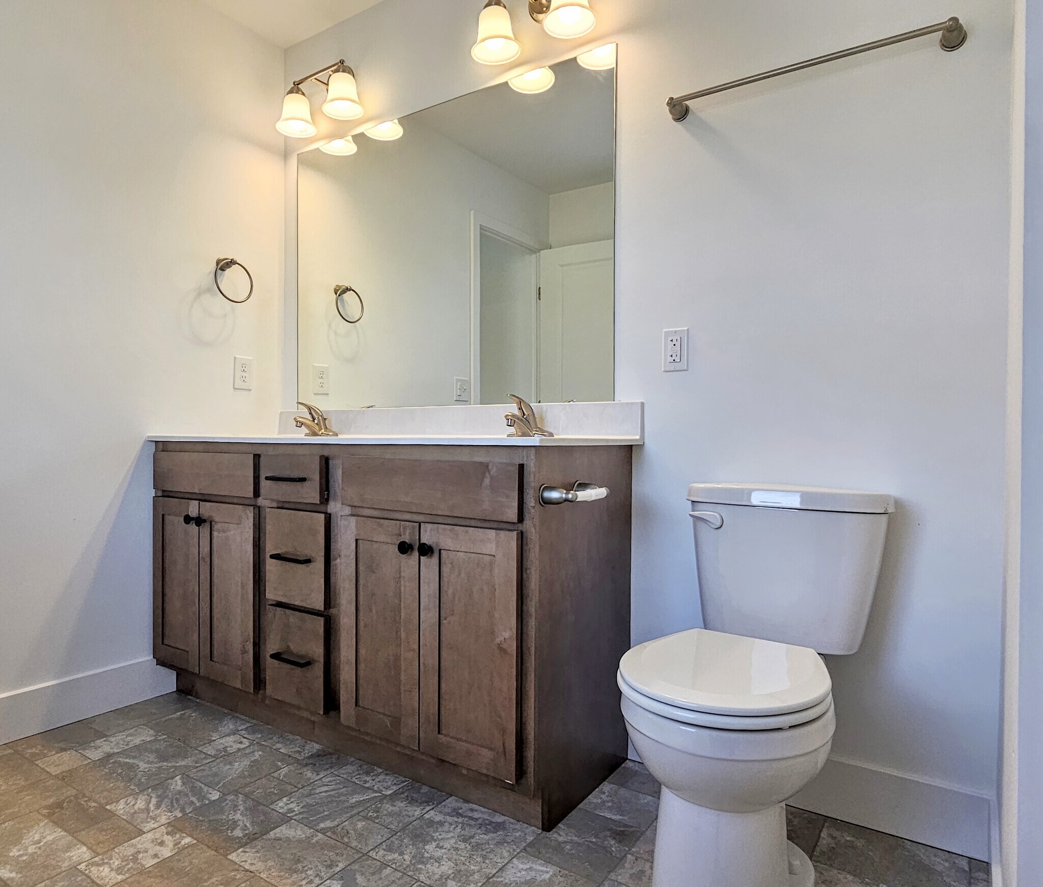 Building Photo - 398 Hensley St