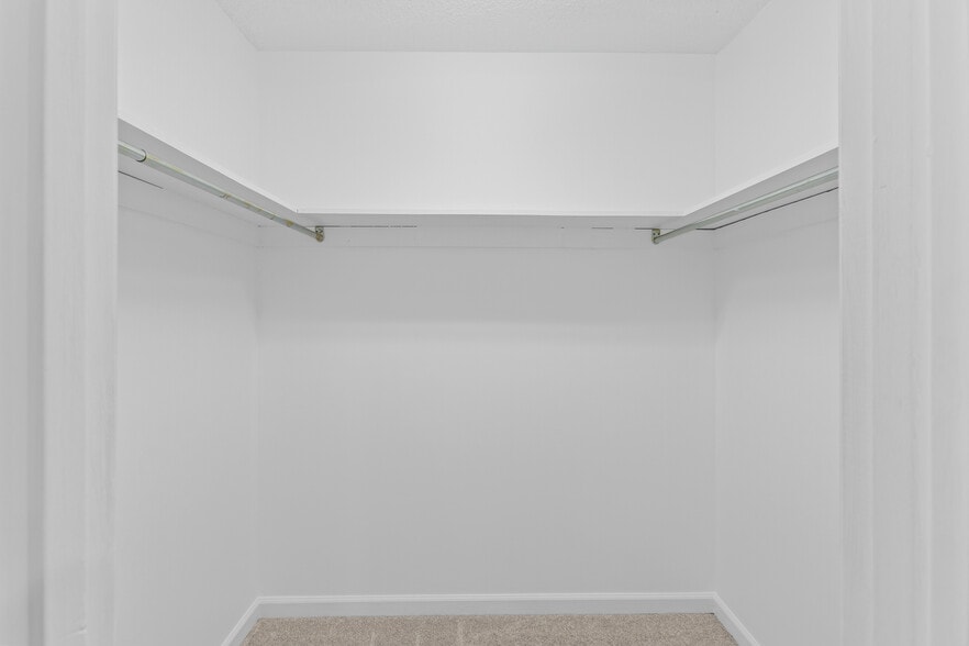 Master Bedroom Walk-In Closet - 22 Maplecrest Dr