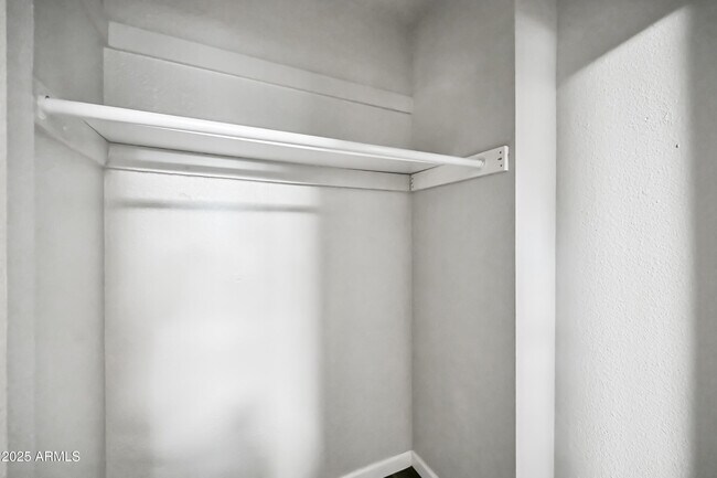 Building Photo - 3025 N 32nd St