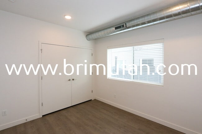 Building Photo - 945 Washington St