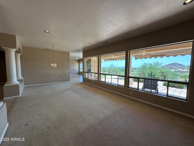 Building Photo - 2053 E Clubhouse Dr