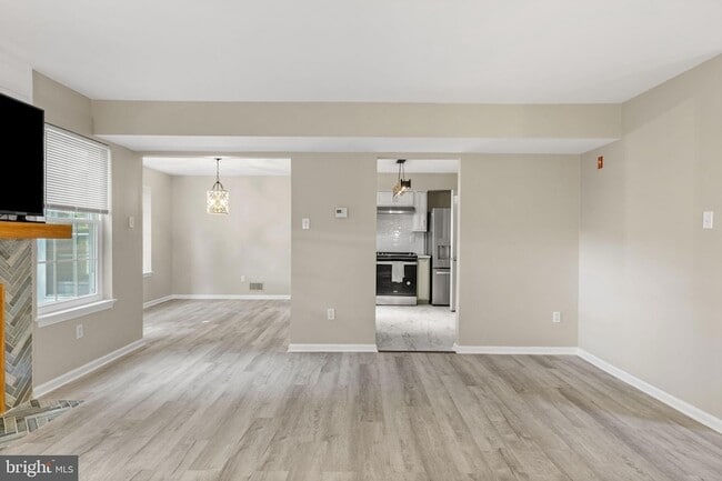 Building Photo - 424 Revere Dr