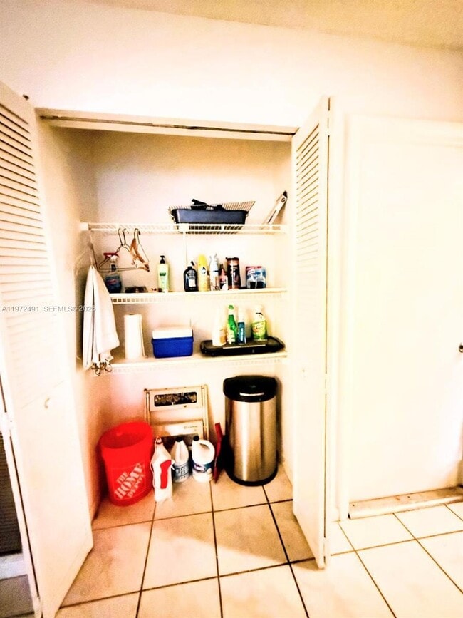 Building Photo - 766 NW 24th Ave